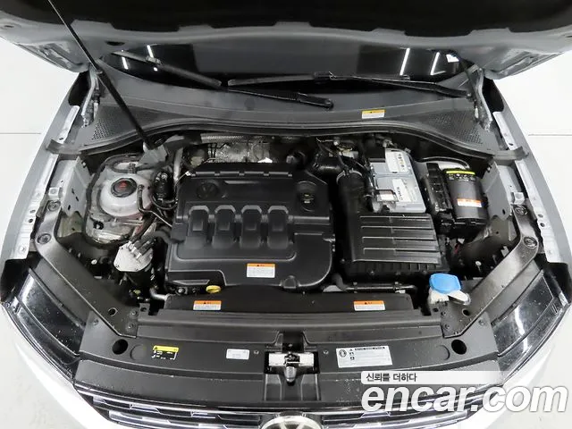 Volkswagen Tiguan 2018 thumb 6