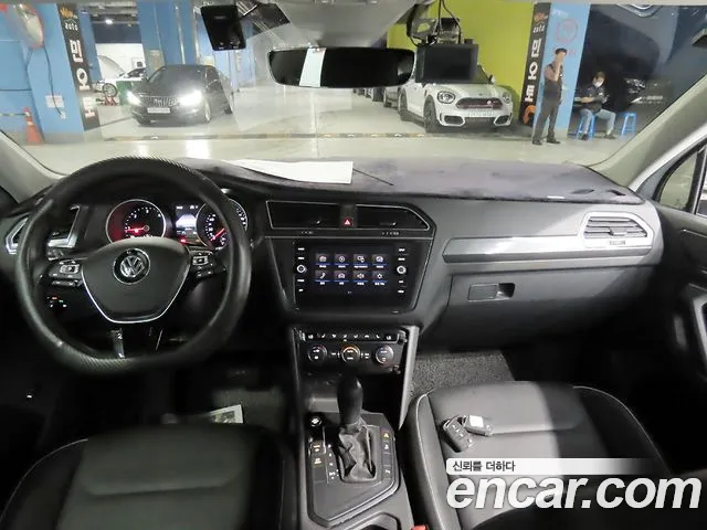 Volkswagen Tiguan 2018 thumb 7