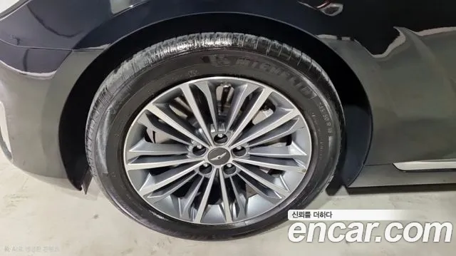 Genesis G90 2016 thumb 5