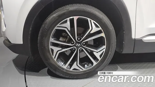 Hyundai Santa Fe 2018 thumb 4