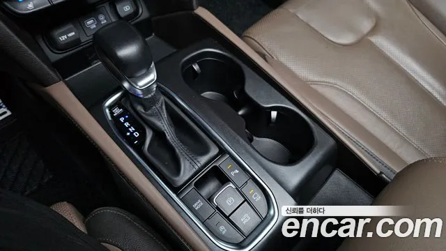 Hyundai Santa Fe 2018 thumb 8