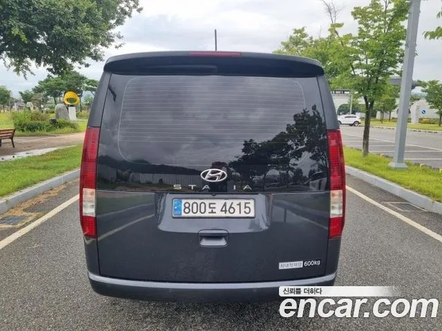 Hyundai Staria 2023 thumb 5