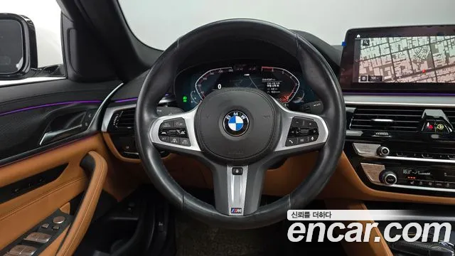 BMW 5-Series 2023 thumb 12