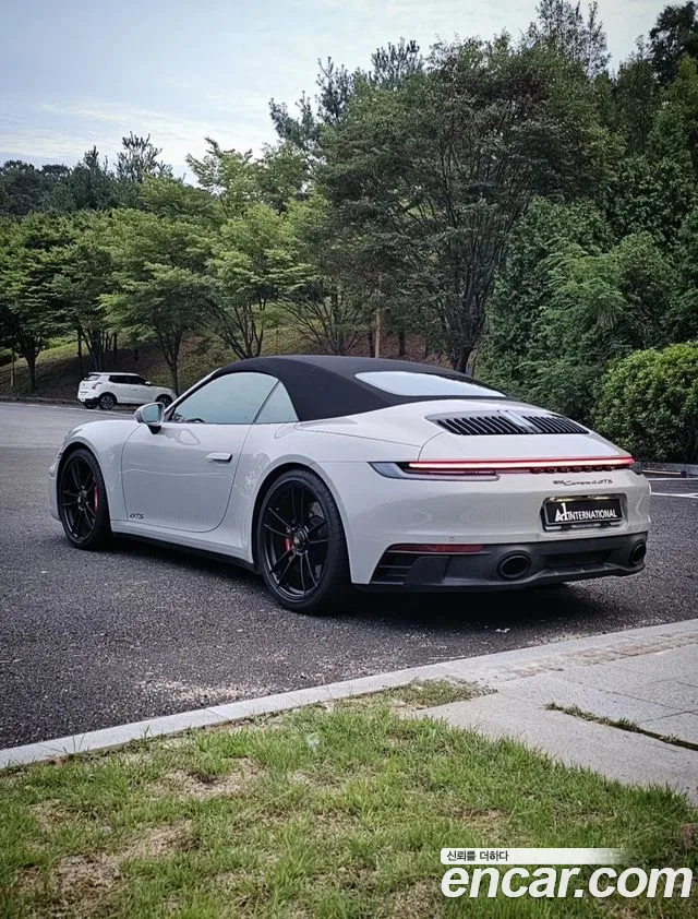 Porsche 911 2024 thumb 8