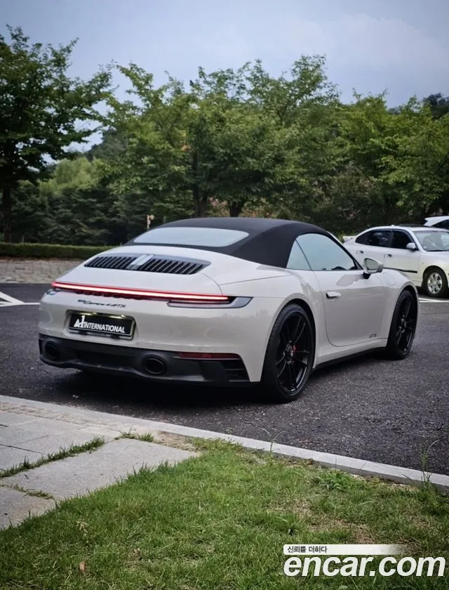 Porsche 911 2024 thumb 9