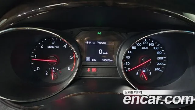 Kia Carnival 2018 thumb 8
