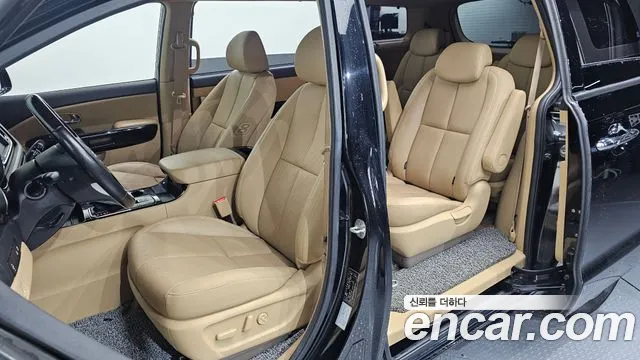 Kia Carnival 2018 thumb 12