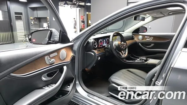 Mercedes-Benz E-Класс 2018 thumb 10