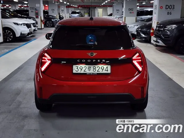 Mini Hatch 2024 thumb 4