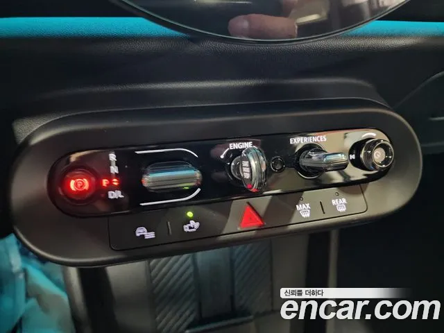 Mini Hatch 2024 thumb 8