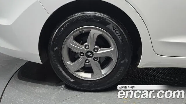 Hyundai Avante 2017 thumb 5