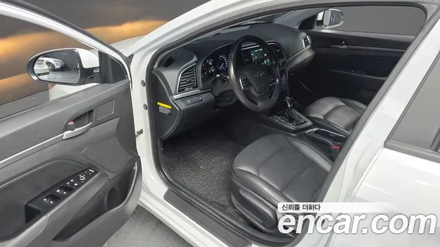 Hyundai Avante 2017 thumb 10