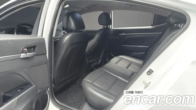 Hyundai Avante 2017 thumb 11