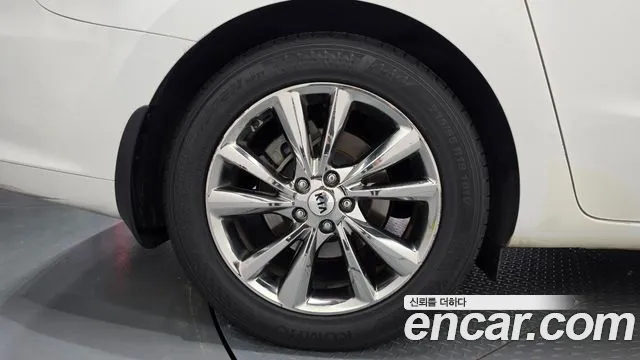 Kia Carnival 2018 thumb 5