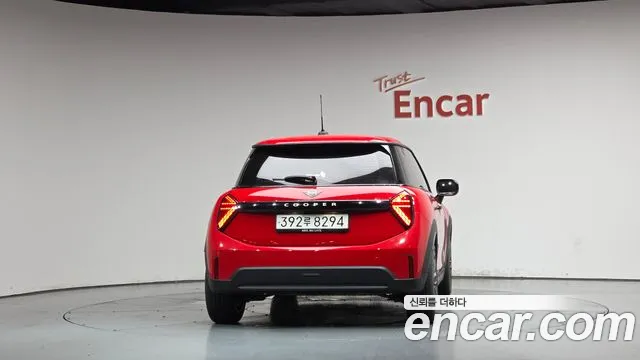 Mini Hatch 2024 thumb 3