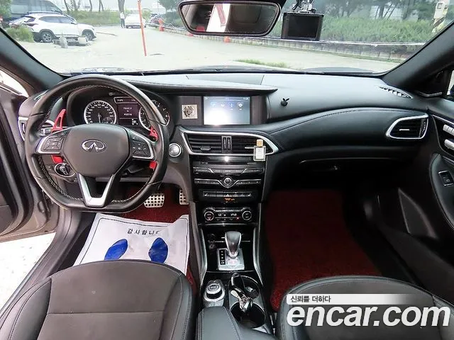 Infiniti Q30 2018 thumb 6