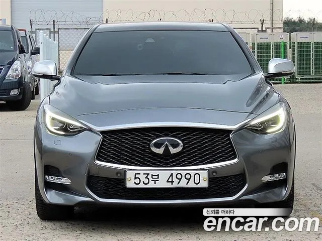 Infiniti Q30 2018 thumb 12