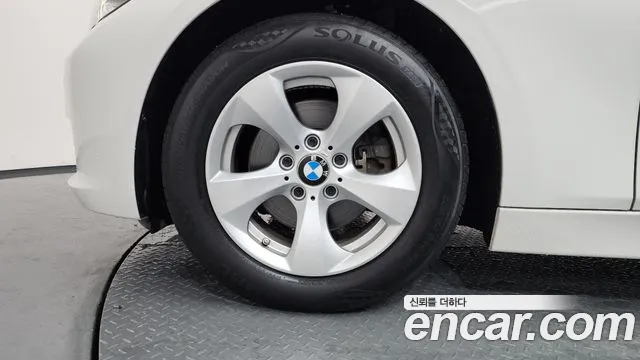 BMW 3-Series 2015 thumb 5