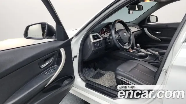 BMW 3-Series 2015 thumb 10