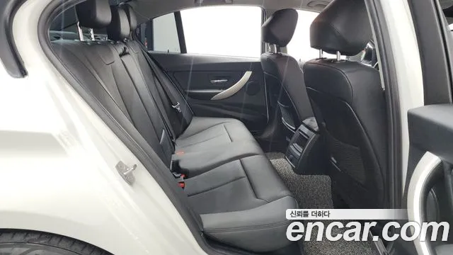 BMW 3-Series 2015 thumb 12
