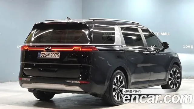 Kia Carnival 2021 thumb 3