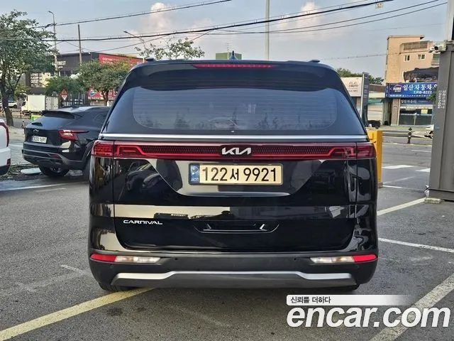 Kia Carnival 2022 thumb 4