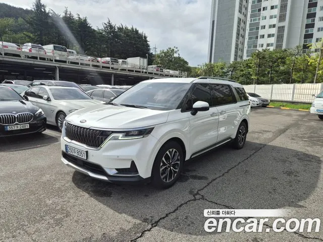 Kia Carnival 2021 thumb 2