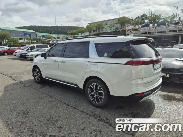 Kia Carnival 2021 thumb 3
