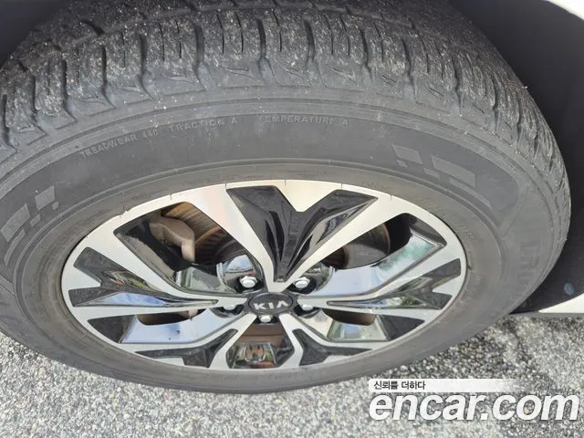 Kia Carnival 2021 thumb 5