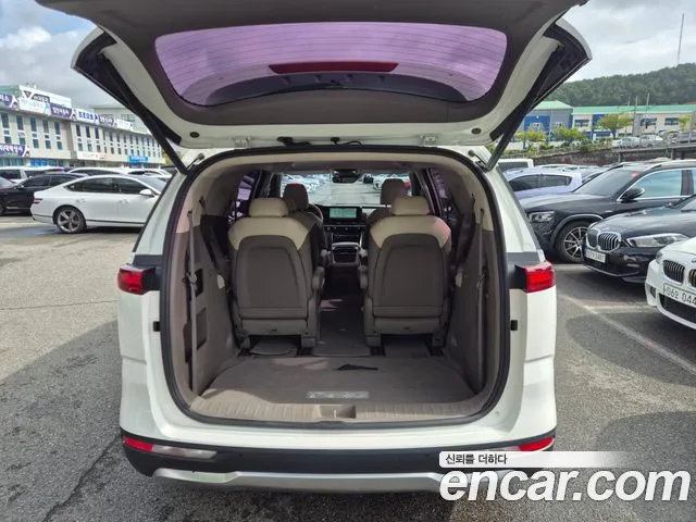 Kia Carnival 2021 thumb 6