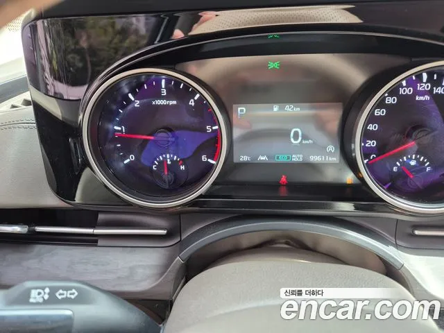 Kia Carnival 2021 thumb 8