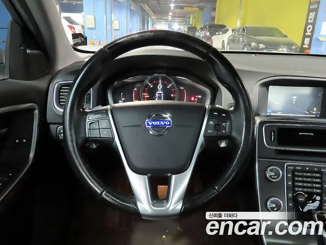 Volvo S60 2014 thumb 10