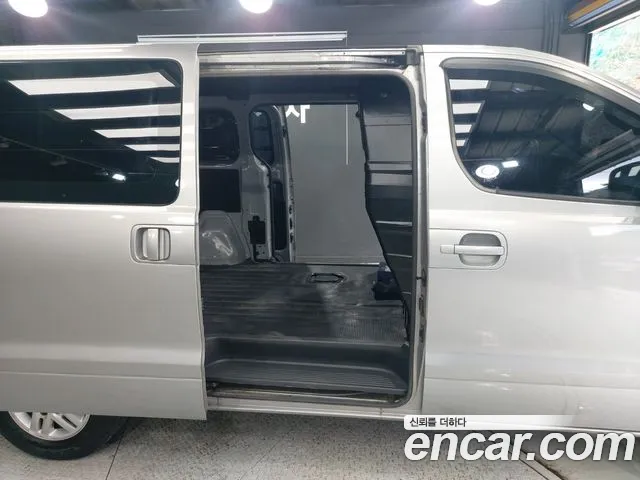 Hyundai Starex 2017 thumb 10