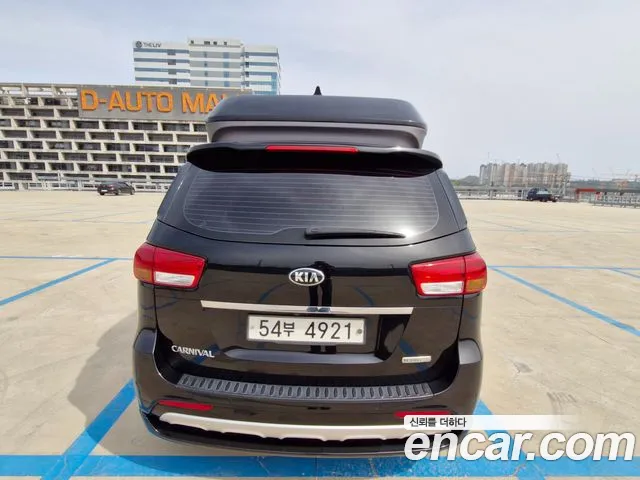 Kia Carnival 2015 thumb 3