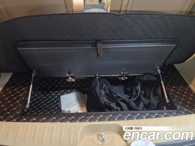 Kia Carnival 2015 thumb 6