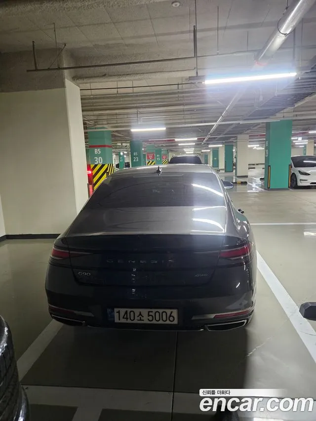 Genesis G90 2022 thumb 2