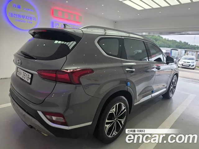 Hyundai Santa Fe 2019 thumb 2