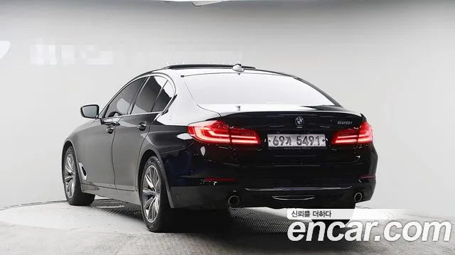 BMW 5 серии 2019 thumb 2
