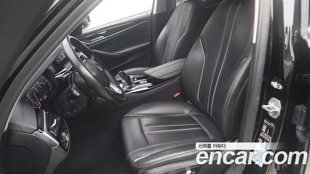 BMW 5 серии 2019 thumb 9