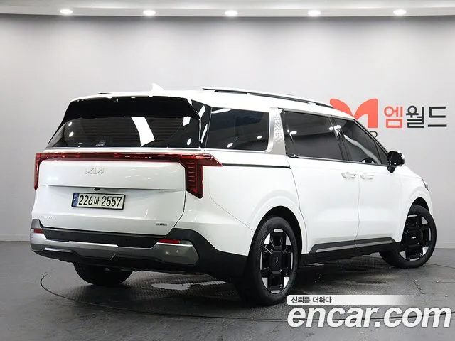 Kia Carnival 2024 thumb 2