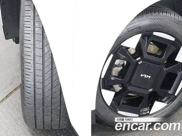 Kia Carnival 2024 thumb 5