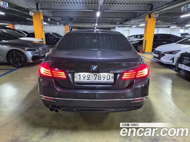 BMW 5 серии 2016 thumb 4