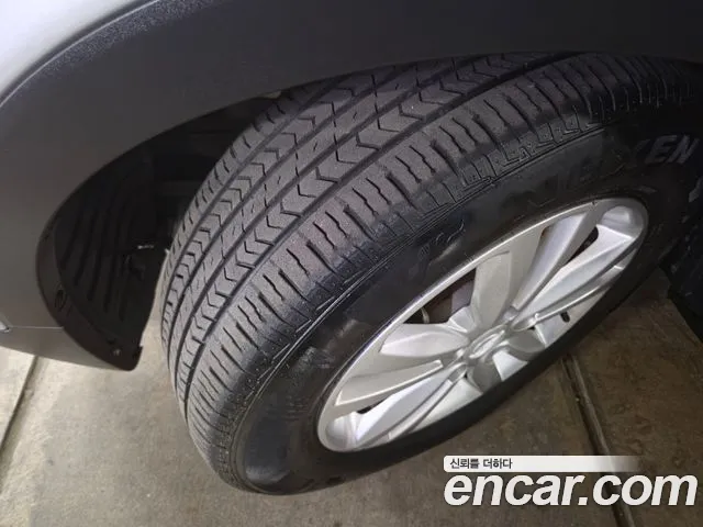 KG_Mobility_Ssangyong TIBOLI 2015 thumb 6