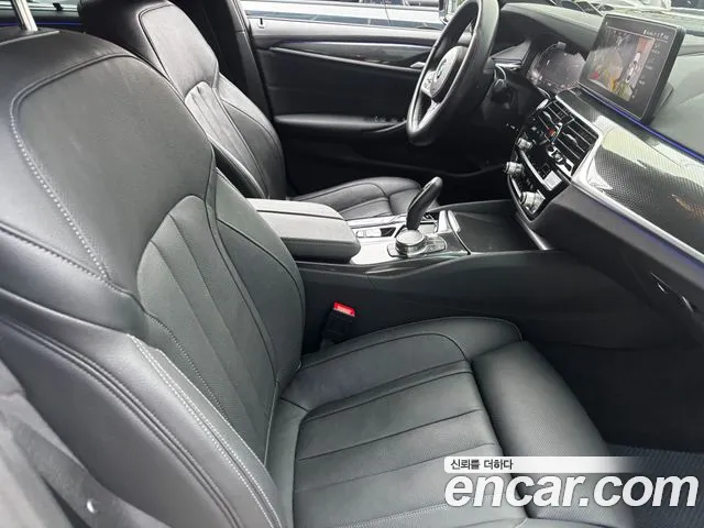 BMW 5 серии 2023 thumb 2