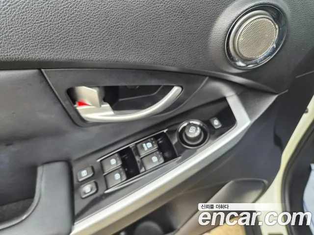 KG_Mobility_Ssangyong KORANDO 2014 thumb 10
