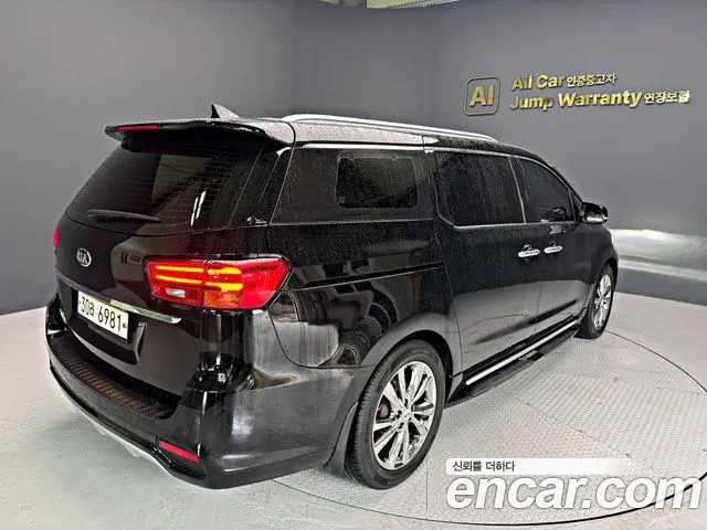 Kia Carnival 2018 thumb 6
