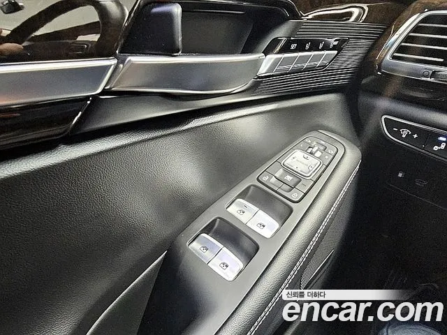 Genesis G90 2019 thumb 8
