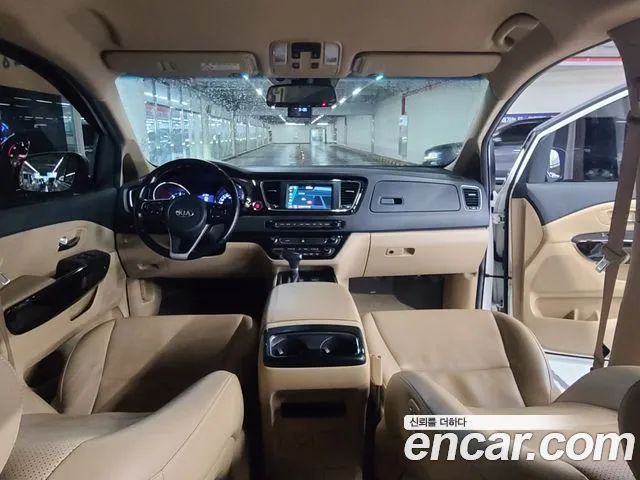 Kia Carnival 2019 thumb 4