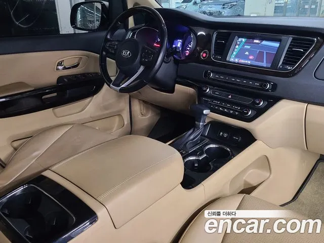 Kia Carnival 2019 thumb 5
