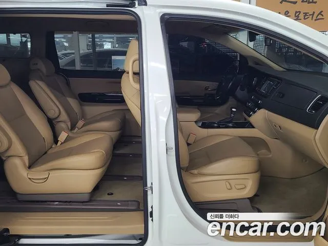 Kia Carnival 2019 thumb 6
